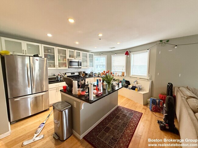 Photo - 110 Chester St Apartments Unit 1