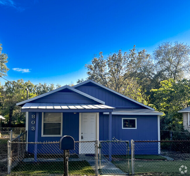 Building Photo - 803 E Seward St Rental