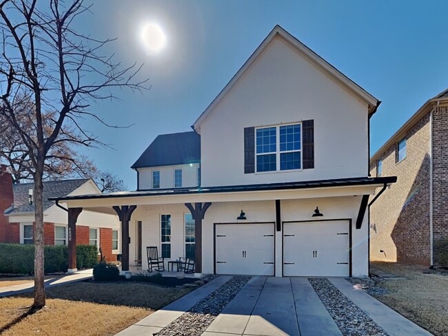 Building Photo - Coming in May! Refined Living in the Heart of the Cultural District