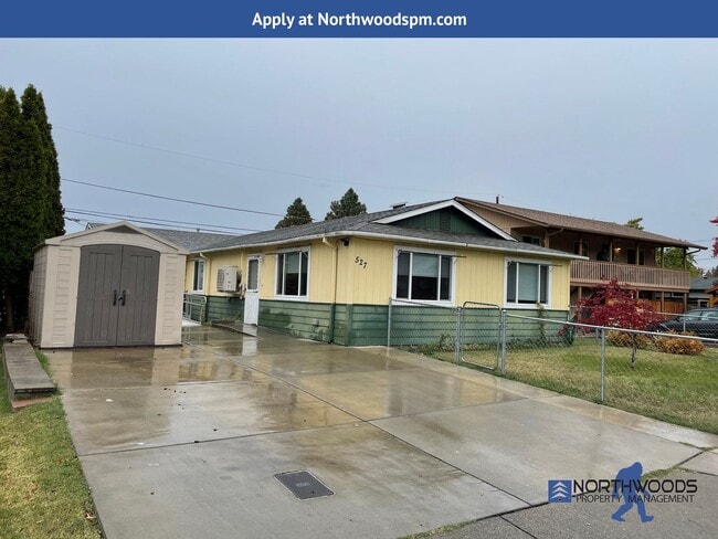 Building Photo - Very Nice 2 Bedroom 2 Bath Front duplex-All Utilities Include except Power