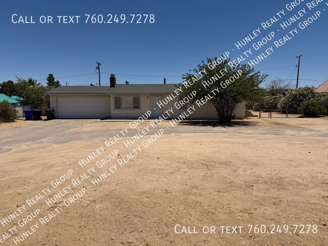 Building Photo - 15975 Calandria Way