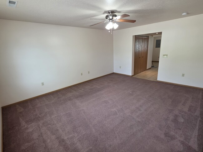 Photo - 1003 S Riggen St