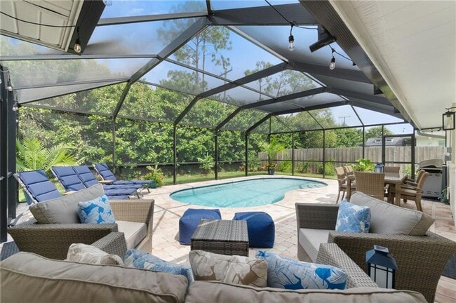 Photo - 2581 Poinciana St