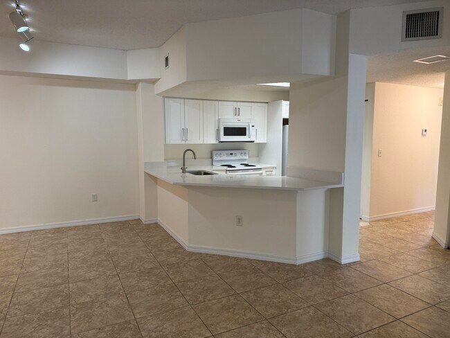 Photo - 3020 Alcazar Pl Unit 303