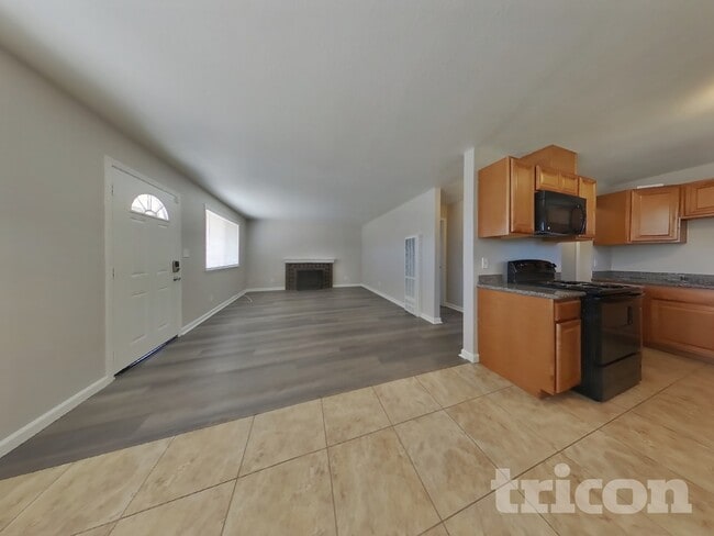 Photo - 207 Roger St