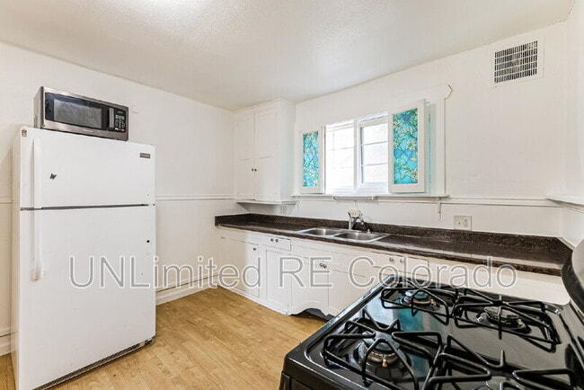 Photo - 110 Julian St