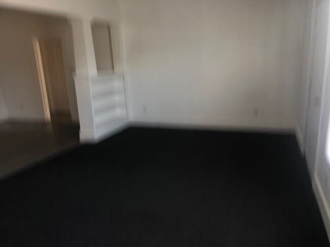 Building Photo - Lovely 3 bedroom 2 bathroom in St. Petersburg