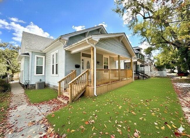 Building Photo - Charming 2 Bed / 1 Bath Home with Garage &...