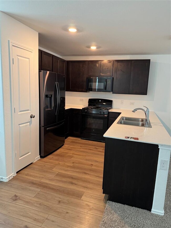 Photo - 404 Halfmoon Dr House