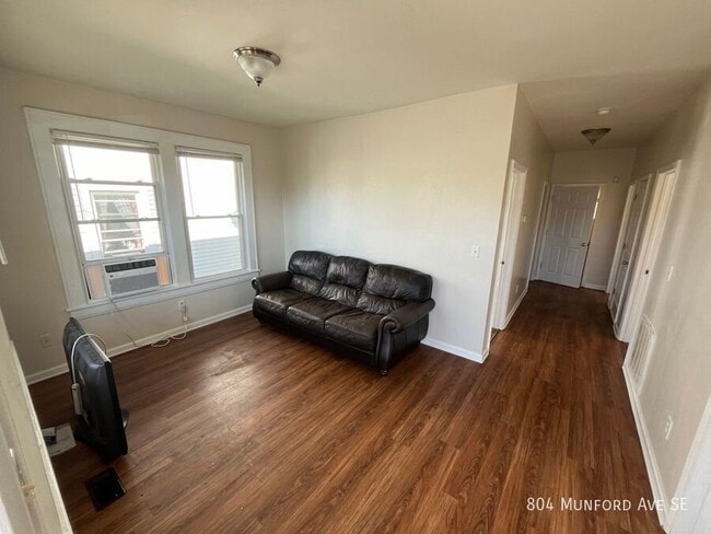 Photo - 804 Munford Ave SE