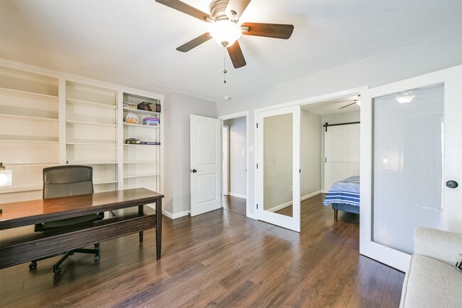 Building Photo - 1110 Buoy Rd