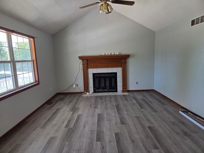 Photo - 200 Toucan St