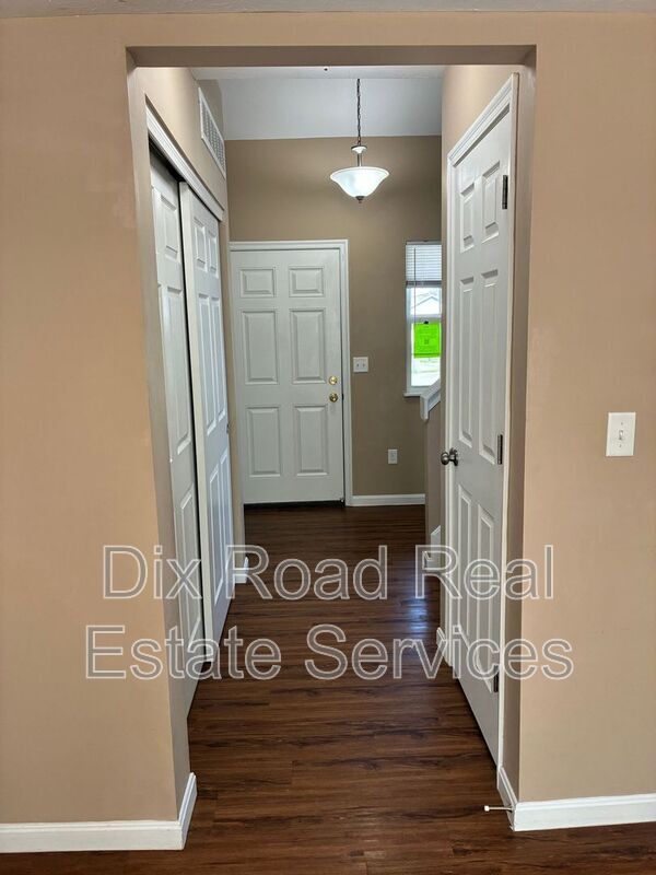 Photo - 461 Draft Ct