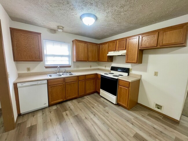 Photo - 2151 N Ave B