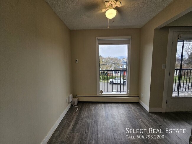 Photo - 46117 Gore Ave Unité 12