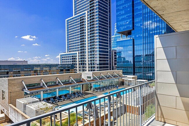 Vista de la piscina de On2nd_amenity - AMLI on 2ND