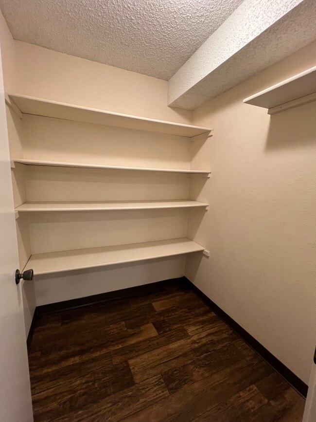 Photo - 1600 20th St S