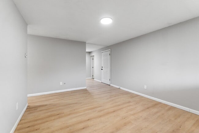 Photo - 577 Barcher Rd