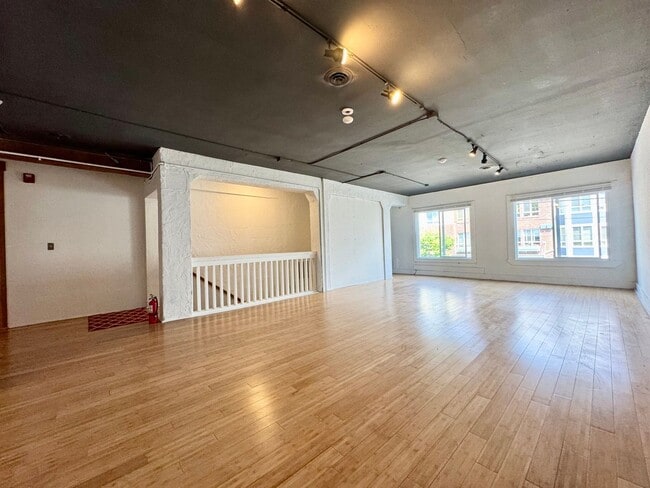 Photo - Queen Anne Loft Apartment