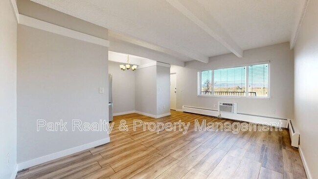 Photo - 800 W Belleview Ave