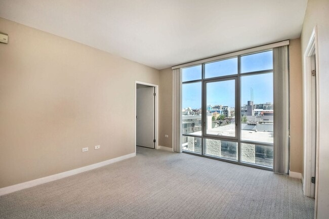 Photo - 425 W Beech St