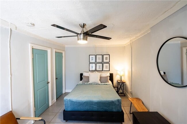 Photo - 235 Walnut St NW