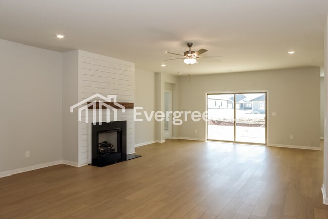 Photo - 106 Chain Bridge Circle