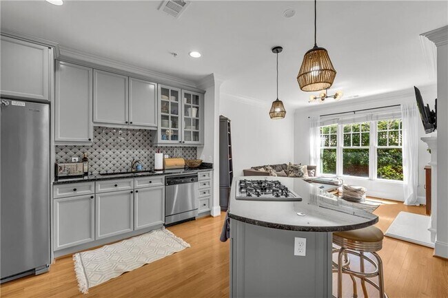 Photo - 825 Highland Ln NE Unit 1207