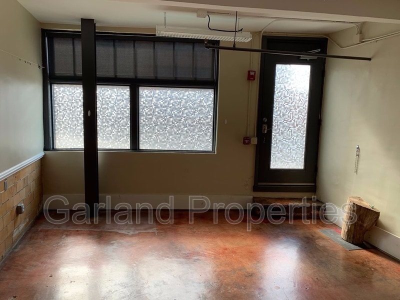 Photo - 425 Campbell Ave SW