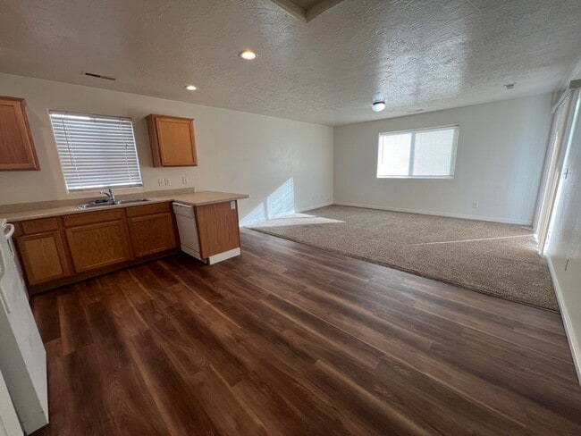 Photo - 3 bedroom, 2 bathroom twin home in Cedar W...