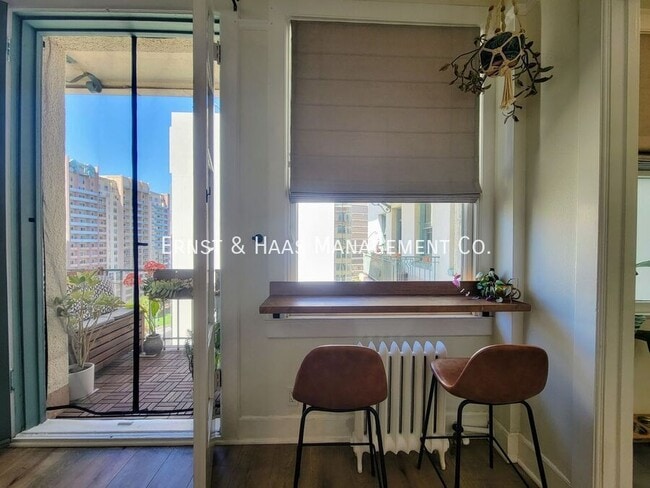 Photo - 455 E Ocean Blvd Unidad #1008