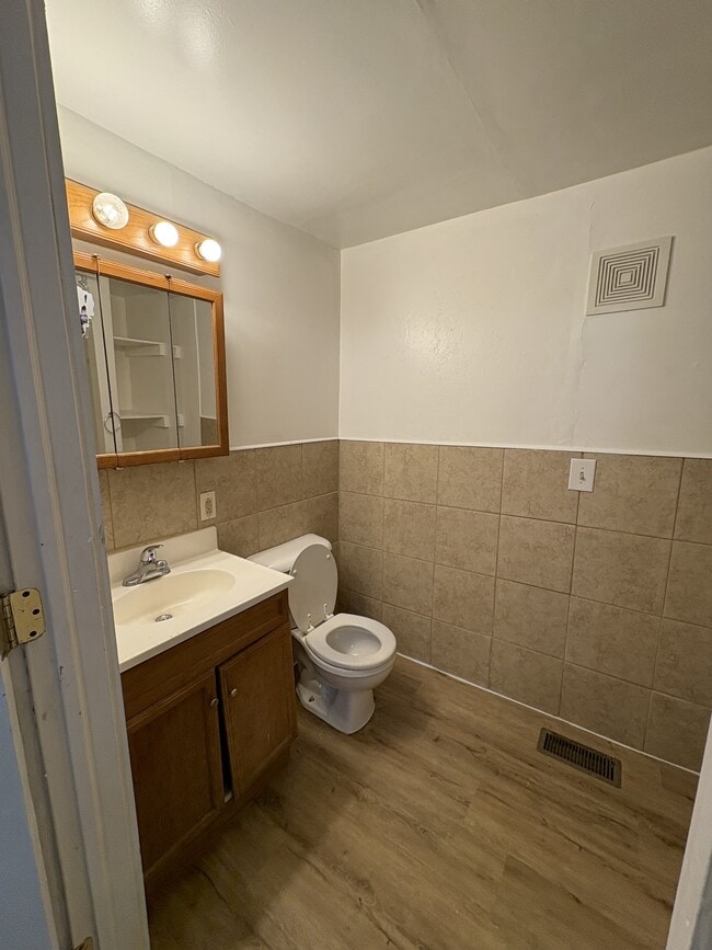 Photo - 31 N Elm St Unit 1