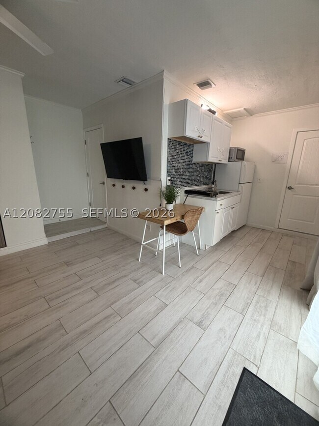 Photo - 1300 Arthur St