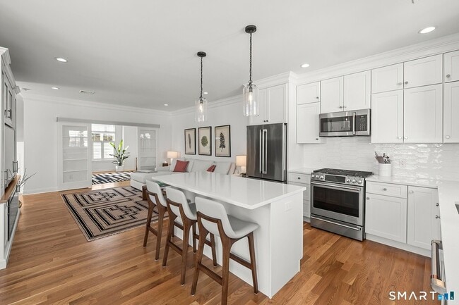 Photo - 35 Moorland Dr