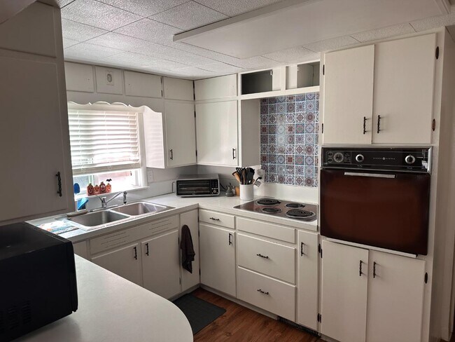 216 S Warren Ave