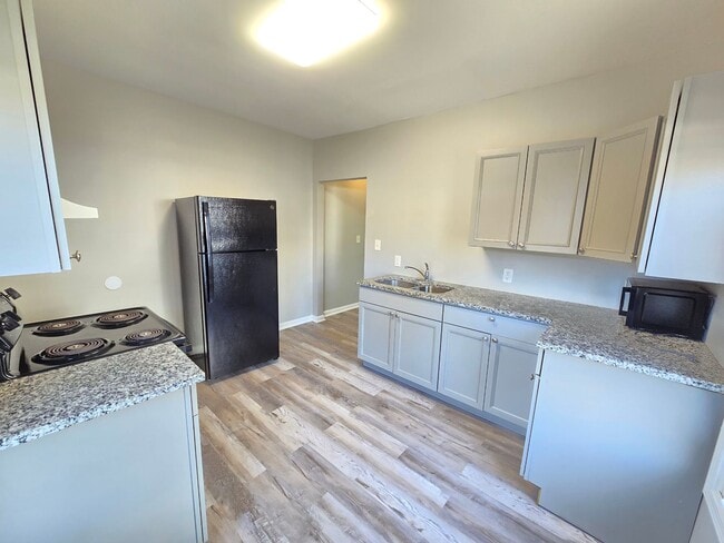 Photo - 115 N 46th St Unit 2