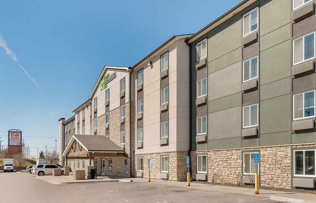Furnished Studio-Minneapolis - Fridley