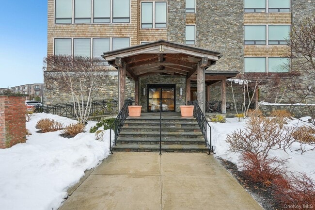 Building Photo - 11 River St Unit 404