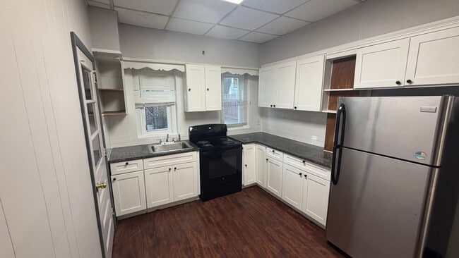 Building Photo - 136 S Madison St Unit 1