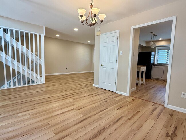 Photo - 5545 Doral Dr