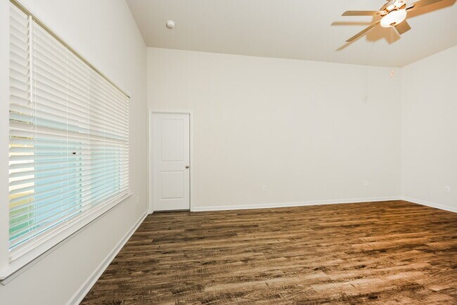 Photo - 4552 Morgan Dr