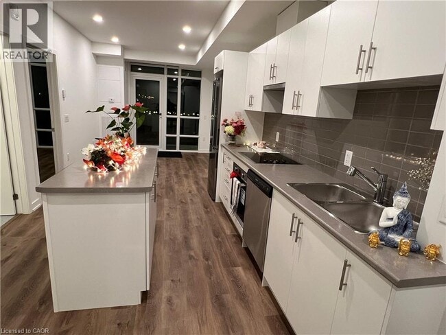 Photo - 461 Green Rd Unité 401