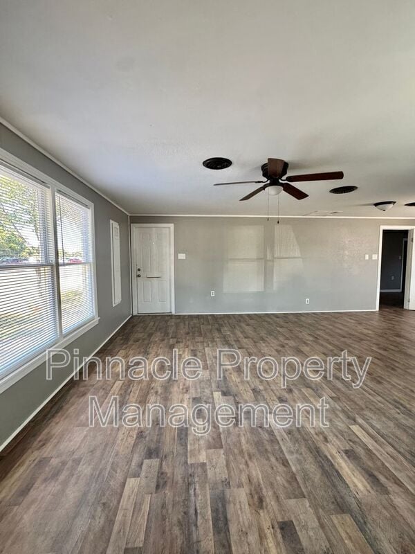 Photo - 2528 W Avenue N Unit Apt B