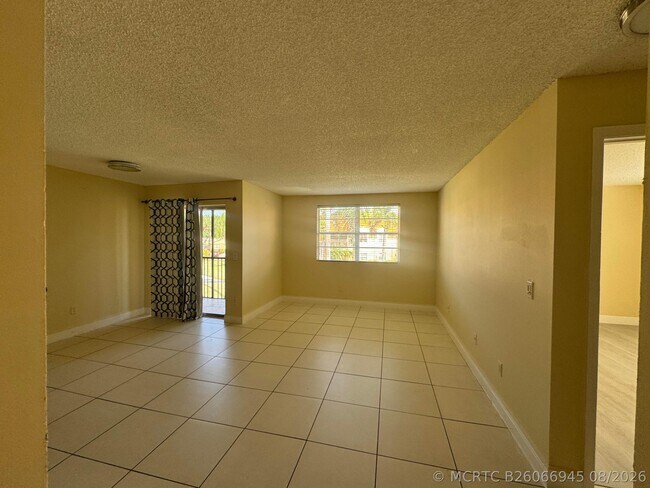 1241 SW 46th Ave Unit 1008