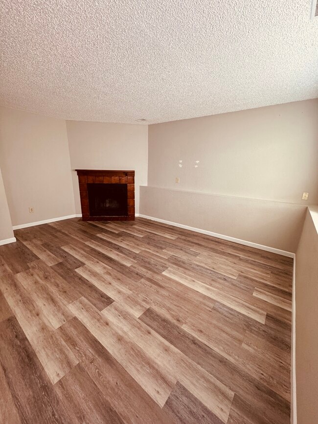 Photo - 3310 Cochran Dr Unidad D