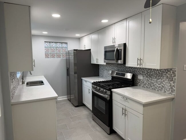 Photo - 5153 S Oak Park Ave