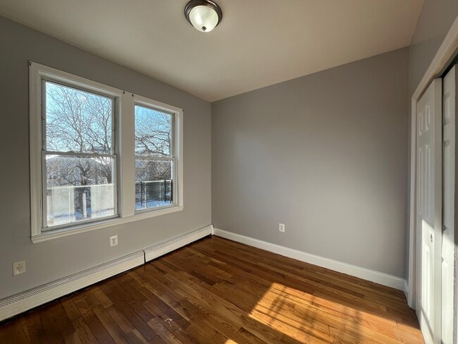 Photo - 158 Woodlawn Ave Unit 2B