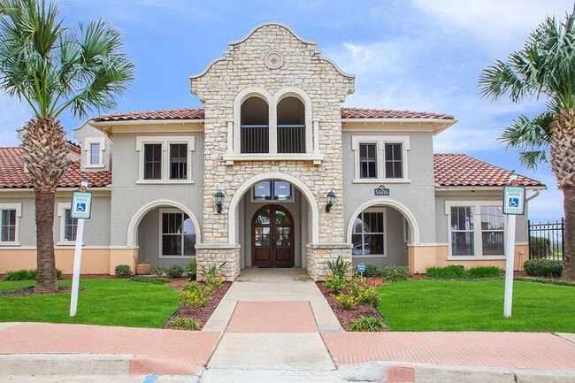 Building Photo - 5606 St David Ln Unit 160