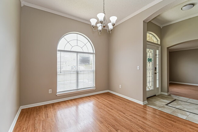 Photo - 2796 Crumplehorn Ln