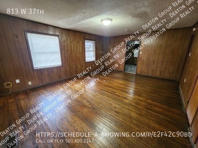 Photo - 813 W 37th St